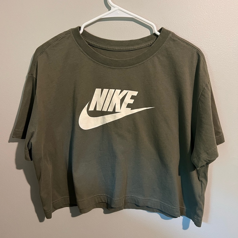 Nike Cropped Tee